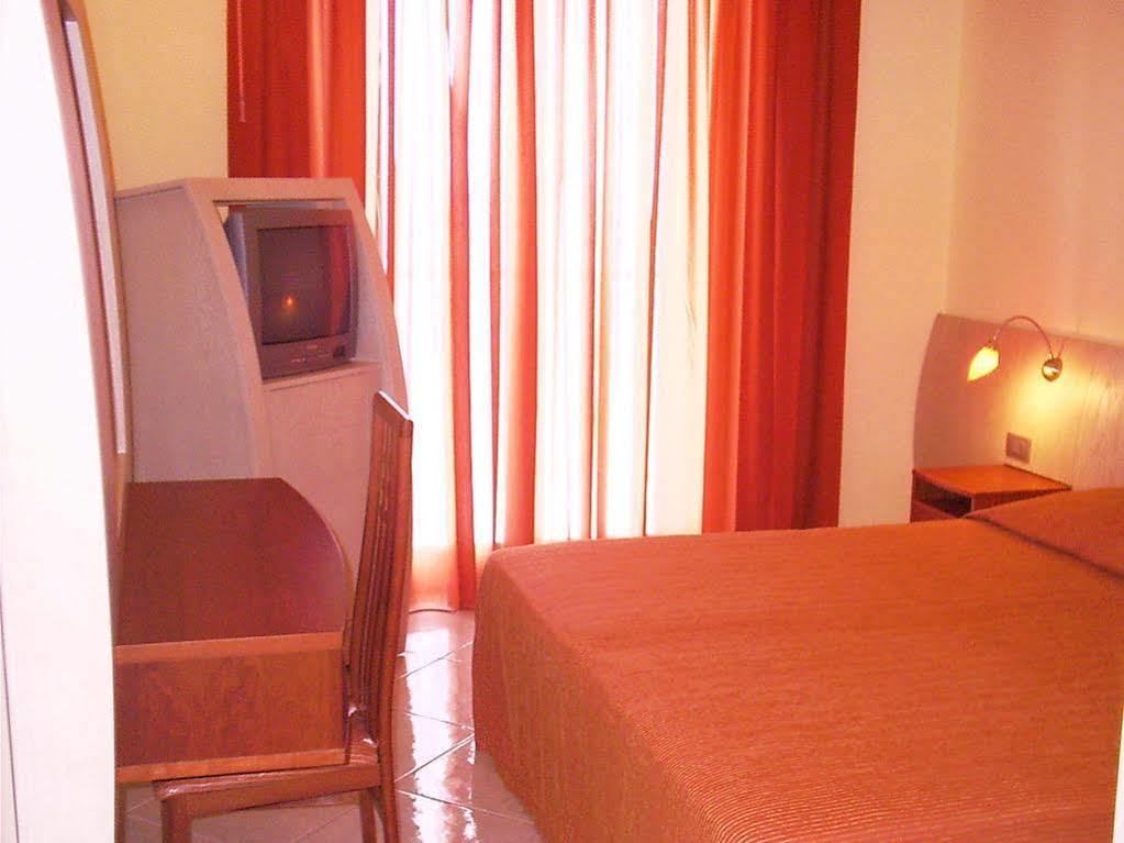Meridian Hotel Guardia Piemontese Terme Exterior photo