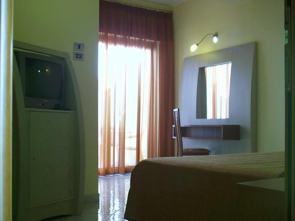 Meridian Hotel Guardia Piemontese Terme Exterior photo